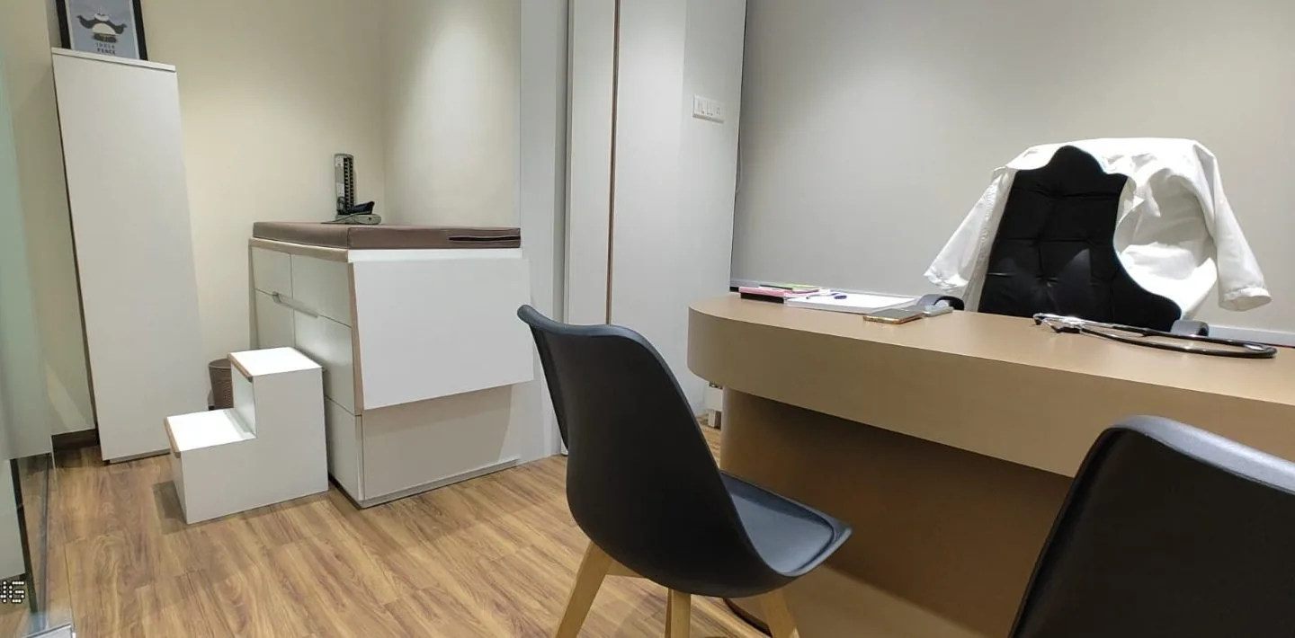 Dr. Clinic — consultation room